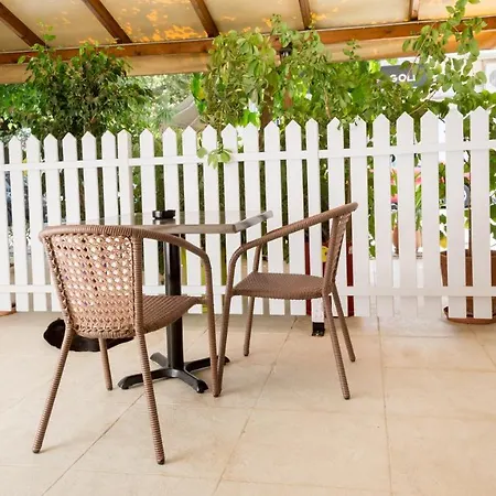 Prytanio Bed & Breakfast *
